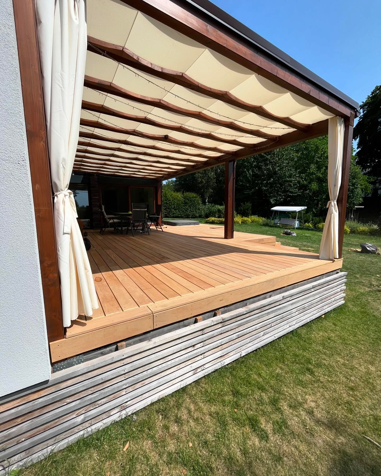 Pergola se závěsy — Trapol 3